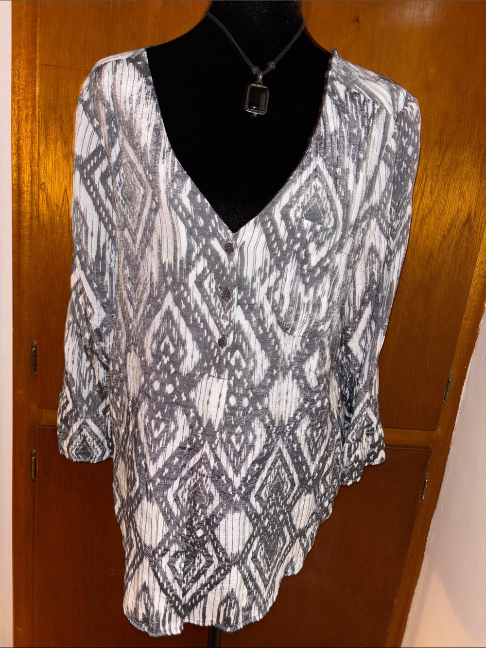 Women’s Grey & White Geometric Diamond Boho Blouse Top 3/4 Sleeves w/Necklace LG